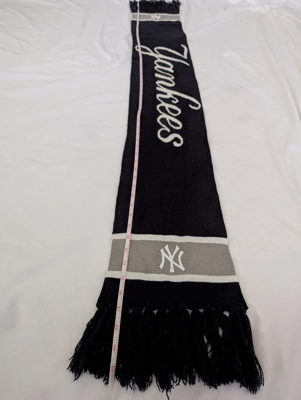 NY Yankees Embroidered Logo Official Stadium 47 Brand Navy White Tasseled Scarf
